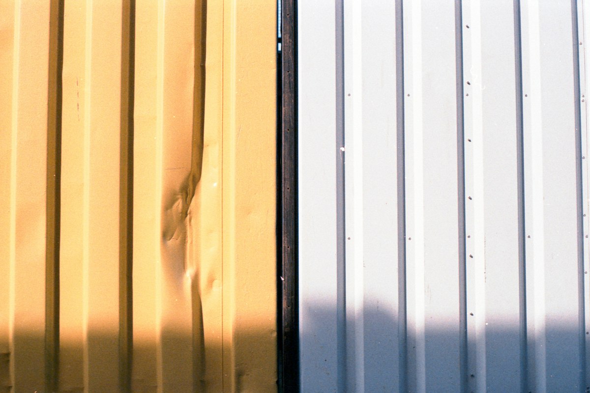 Navigating Seamless Aluminum Siding Hail Damage Repair: Assessment, Costs, and Restoration
